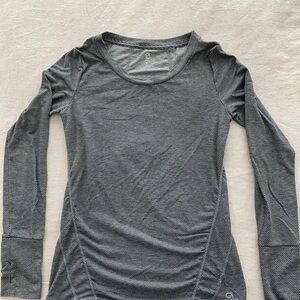 GapFit Gray Long Sleeve Women's Top